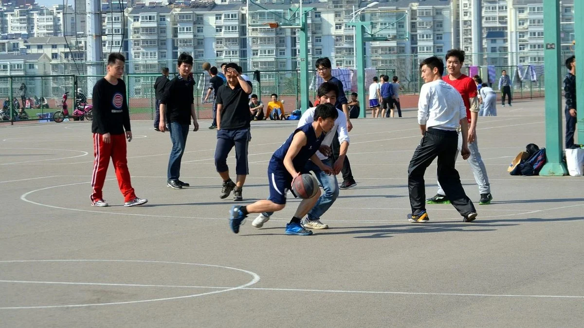 奥利维亚·迈尔斯领跑WNBA新秀:核心位置竞争格局解析